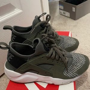Kids nike huarache